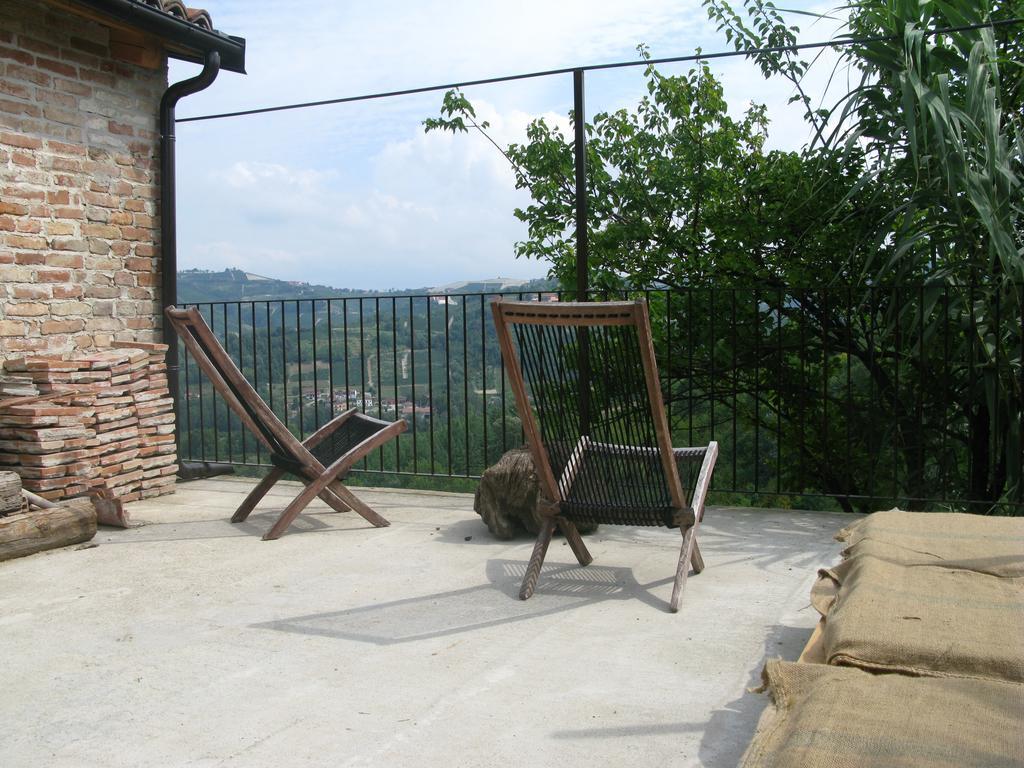 B&B Acaso Serralunga d'Alba Exterior photo