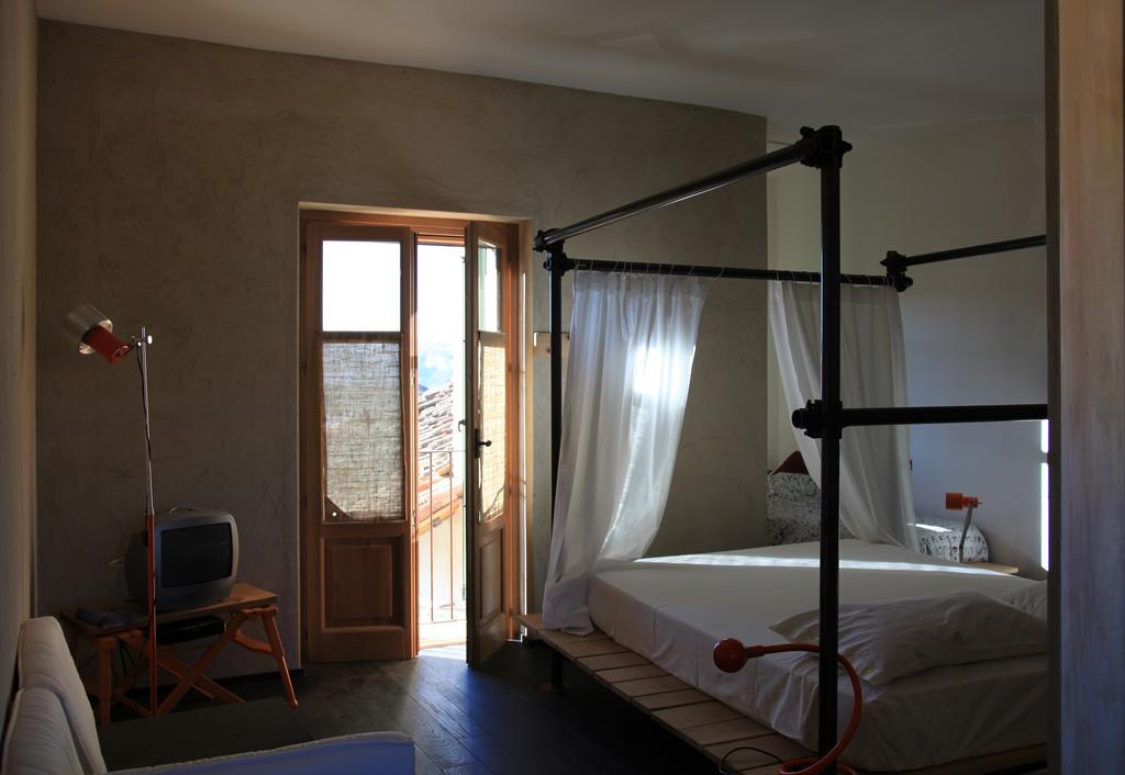 B&B Acaso Serralunga d'Alba Exterior photo